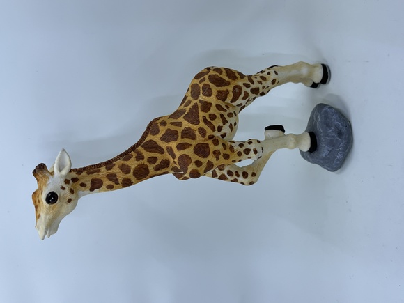 THE HERD MARTY CAREY GIRAFFE TIPTOE 3303 Figure - Picture 1 of 9